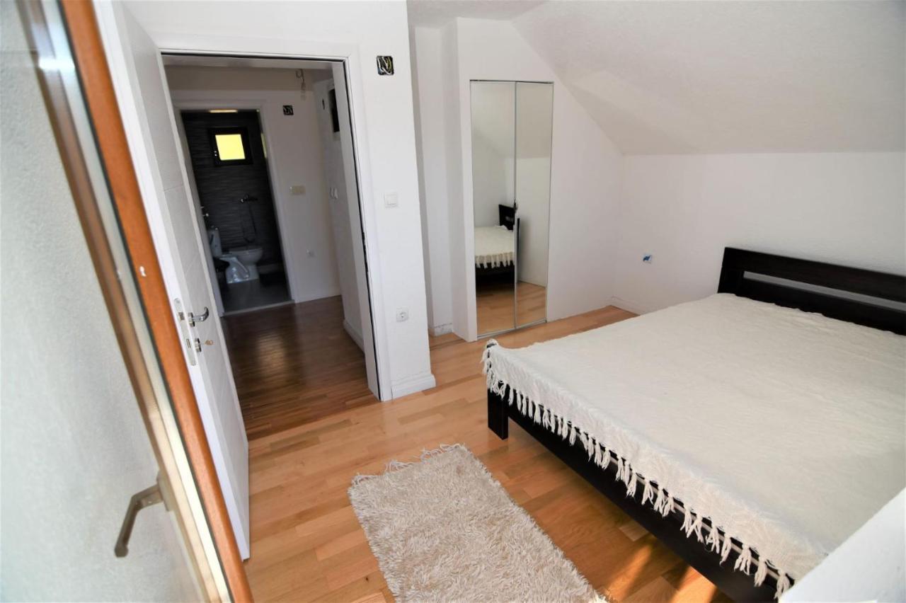 Villa 1060 Meet Eat Hike & Tour Plav Esterno foto