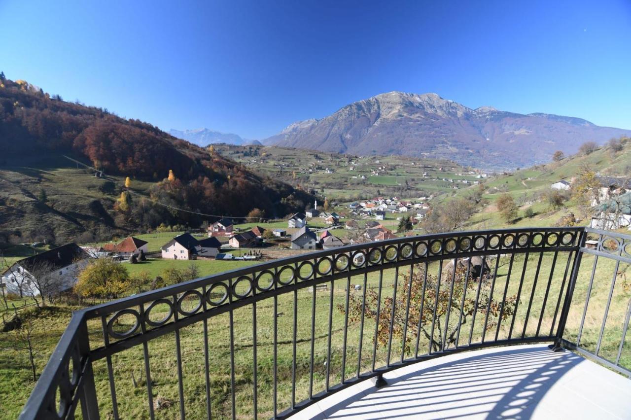 Villa 1060 Meet Eat Hike & Tour Plav Esterno foto
