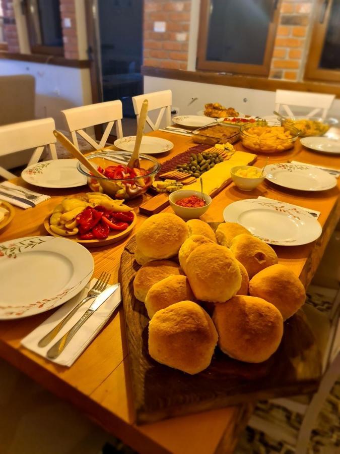 Villa 1060 Meet Eat Hike & Tour Plav Esterno foto