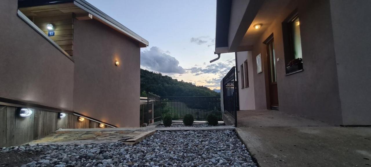 Villa 1060 Meet Eat Hike & Tour Plav Esterno foto
